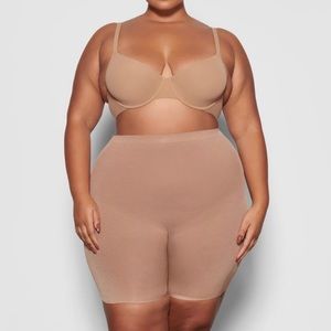 SKIMS SHEER SCULPT SHORT